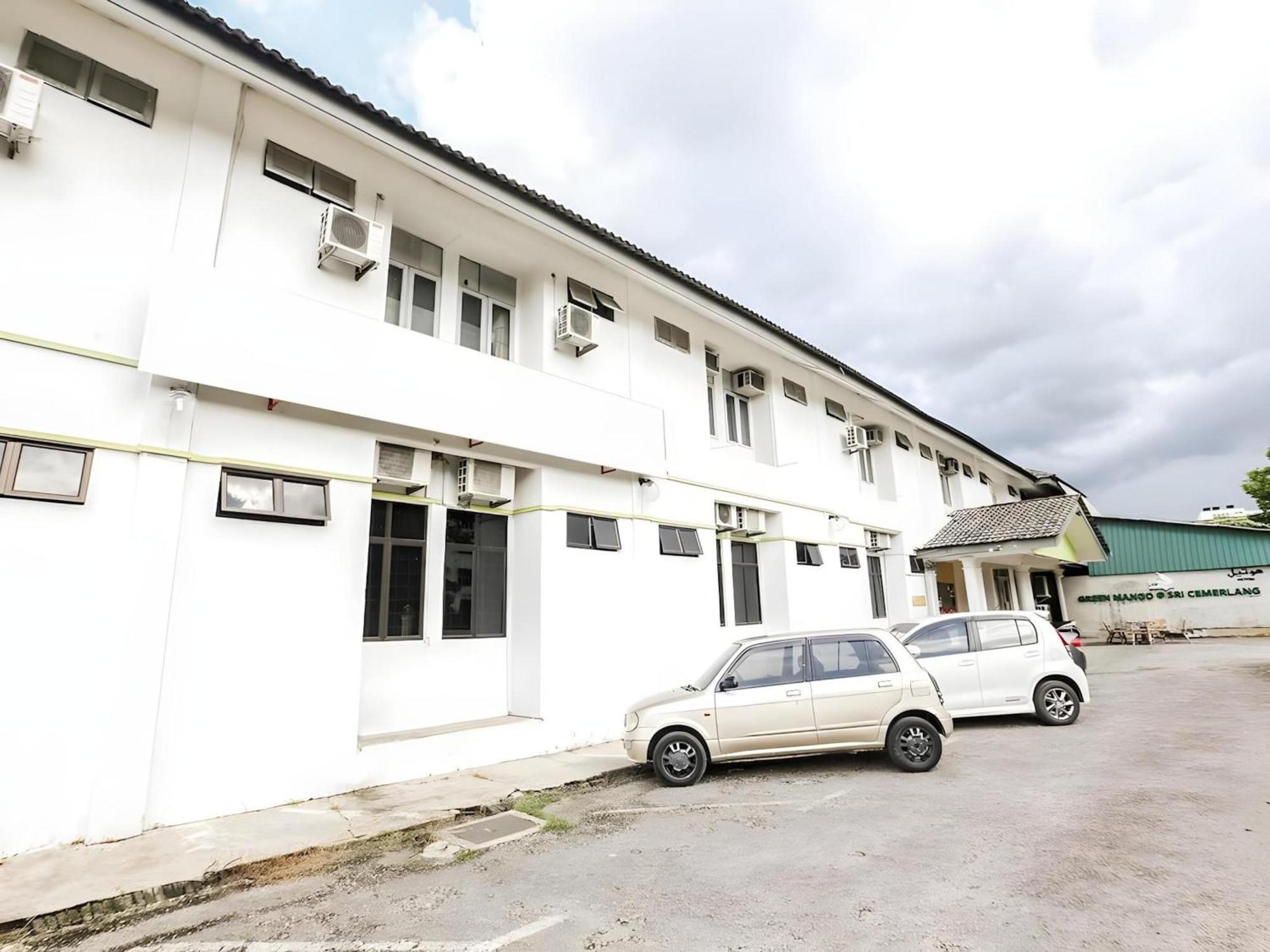 Oyo 89438 Green Mango Sri Cemerlang Kota Bharu Exterior foto